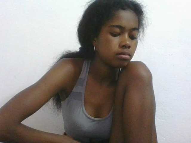 Phaniah1a live cam on BongaCams