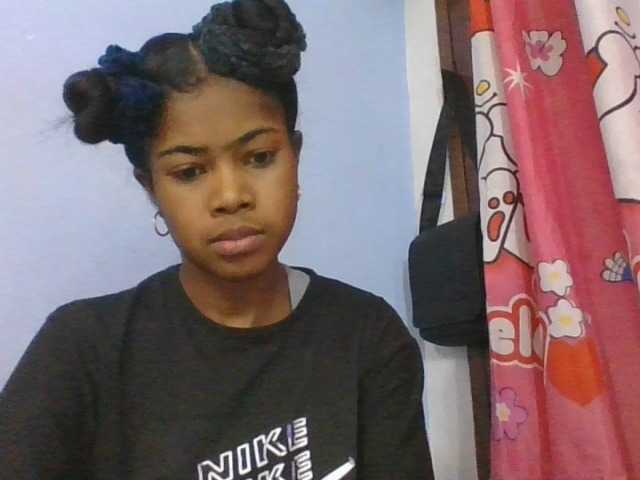 Phaniah1a live cam on BongaCams