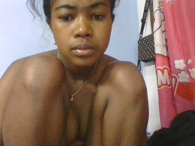 Phaniah1a live cam on BongaCams