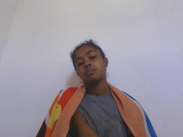 Phaniah1a live cam on BongaCams