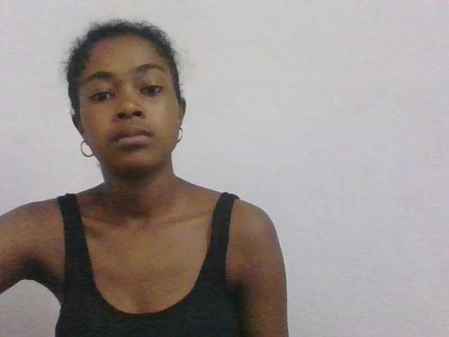 Phaniah1a live cam on BongaCams
