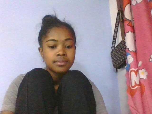 Phaniah1a live cam on BongaCams