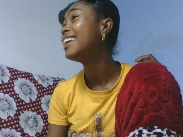 Phaniah1a live cam on BongaCams