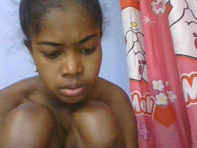 Phaniah1a live cam on BongaCams