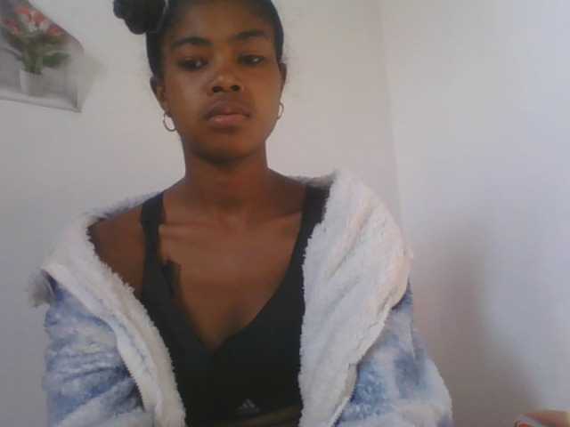 Phaniah1a live cam on BongaCams