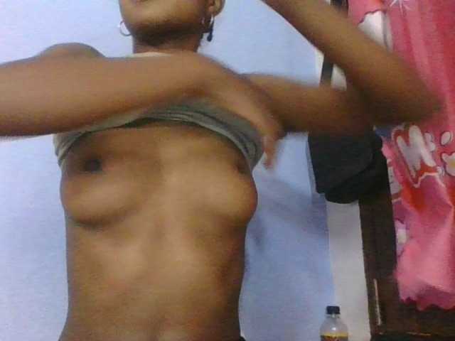 Phaniah1a live cam on BongaCams
