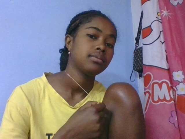 Phaniah1a live cam on BongaCams
