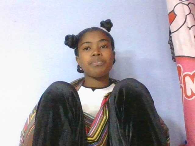 Phaniah1a live cam on BongaCams