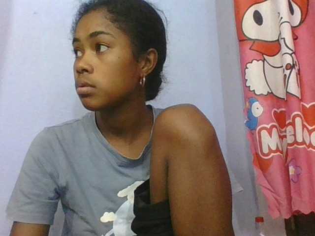 Phaniah1a live cam on BongaCams