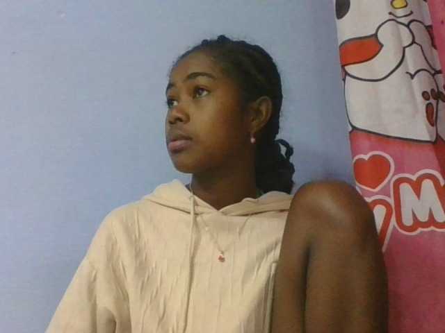 Phaniah1a live cam on BongaCams