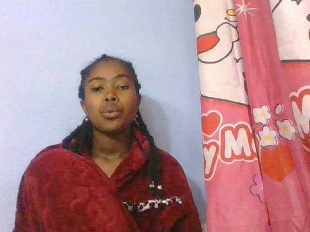 Phaniah1a live cam on BongaCams