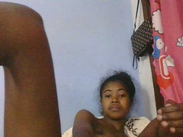 Phaniah1a live cam on BongaCams
