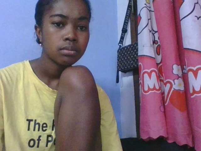 Phaniah1a live cam on BongaCams