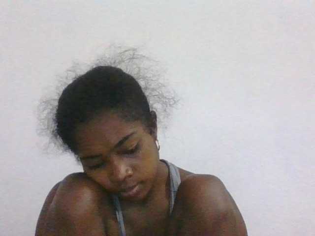 Phaniah1a live cam on BongaCams