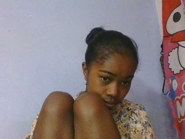 Phaniah1a live cam on BongaCams