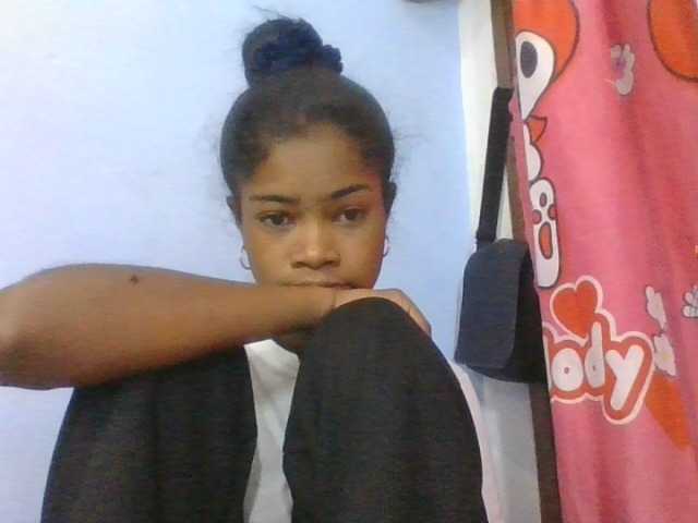 Phaniah1a live cam on BongaCams