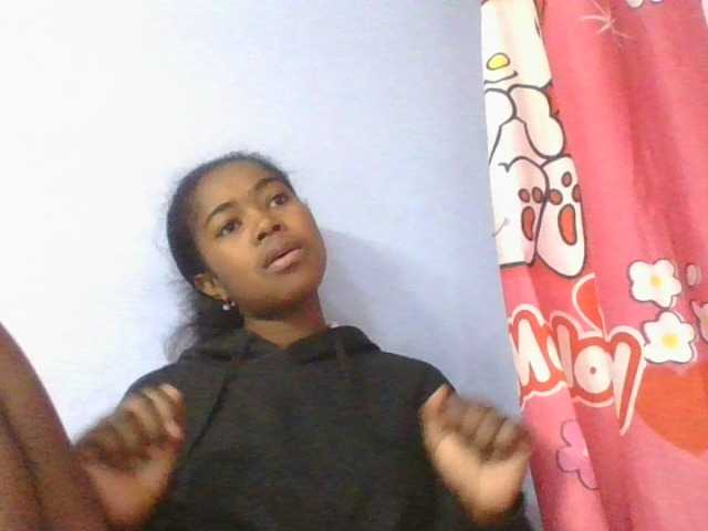 Phaniah1a live cam on BongaCams