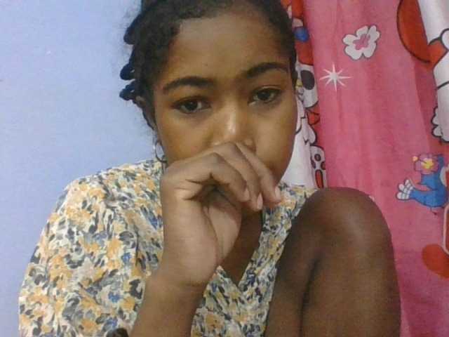 Phaniah1a live cam on BongaCams