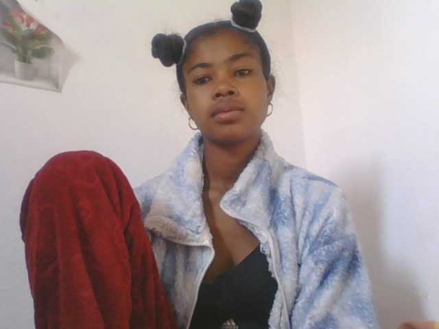 Phaniah1a live cam on BongaCams
