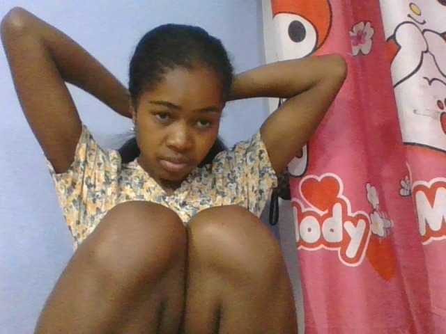 Phaniah1a live cam on BongaCams