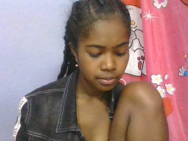 Phaniah1a live cam on BongaCams