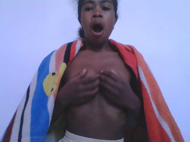 Phaniah1a live cam on BongaCams