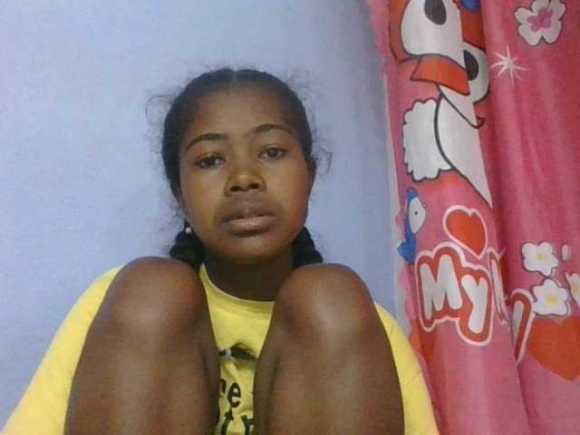 Phaniah1a live cam on BongaCams