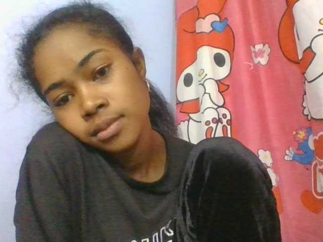 Phaniah1a live cam on BongaCams