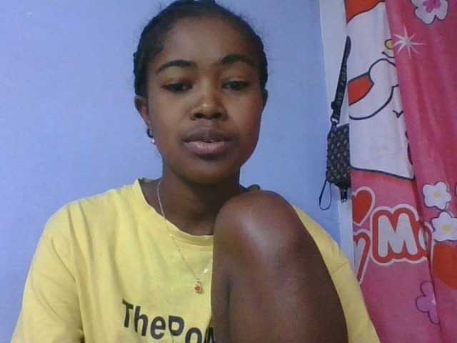 Phaniah1a live cam on BongaCams