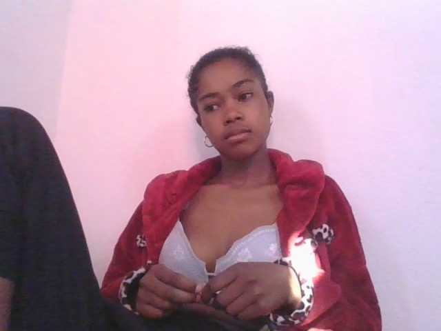 Phaniah1a live cam on BongaCams