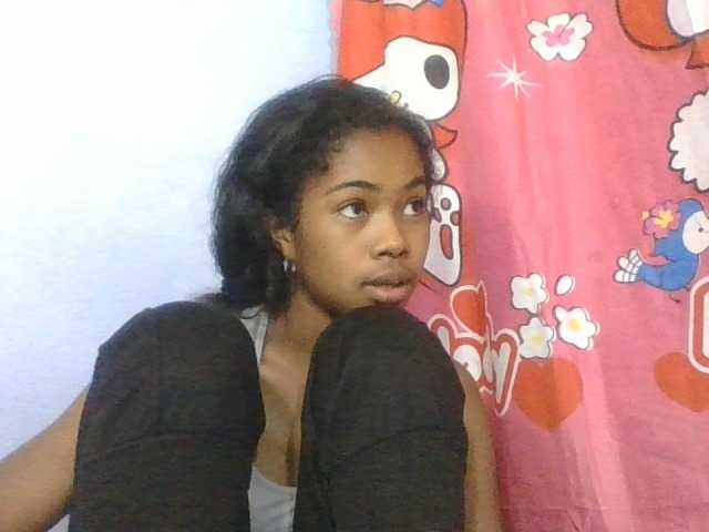 Phaniah1a live cam on BongaCams