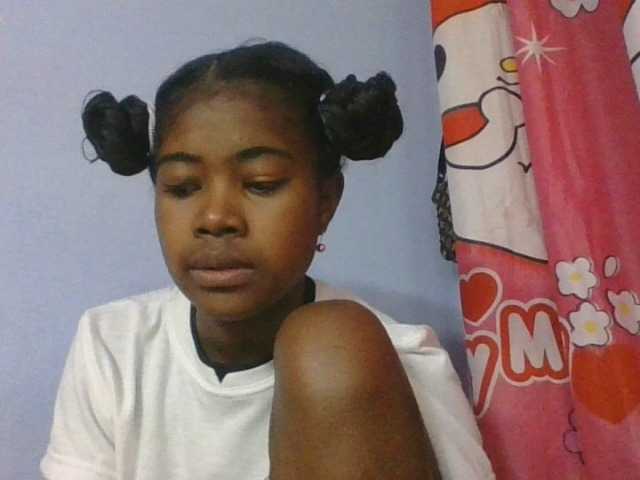 Phaniah1a live cam on BongaCams