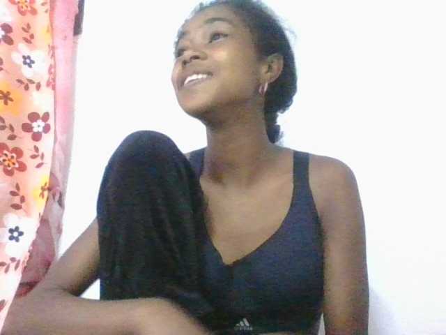 Phaniah1a live cam on BongaCams
