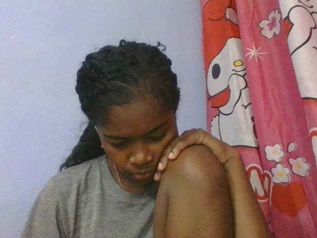 Phaniah1a live cam on BongaCams