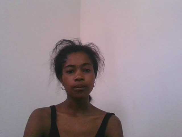 Phaniah1a live cam on BongaCams