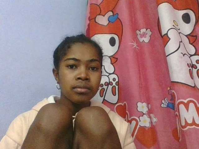 Phaniah1a live cam on BongaCams