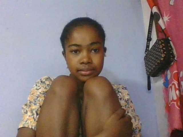 Phaniah1a live cam on BongaCams