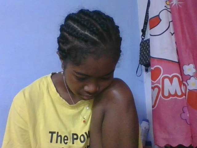 Phaniah1a live cam on BongaCams