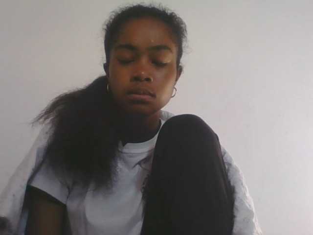 Phaniah1a live cam on BongaCams