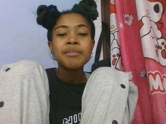 Phaniah1a live cam on BongaCams
