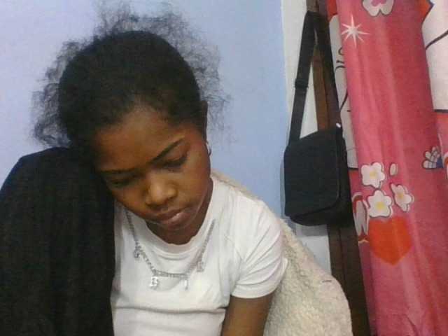 Phaniah1a live cam on BongaCams