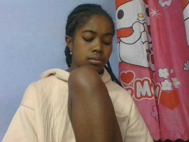 Phaniah1a live cam on BongaCams