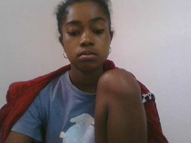 Phaniah1a live cam on BongaCams