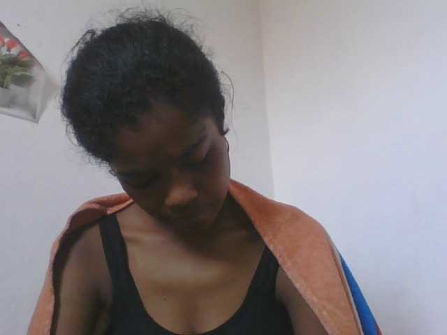 Phaniah1a live cam on BongaCams