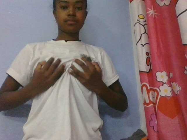 Phaniah1a live cam on BongaCams