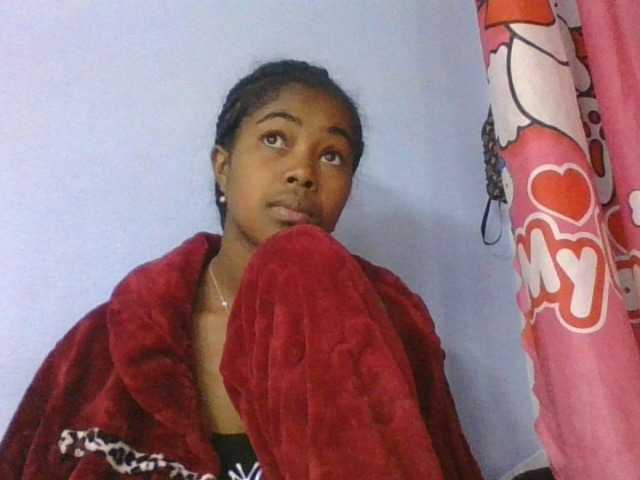 Phaniah1a live cam on BongaCams