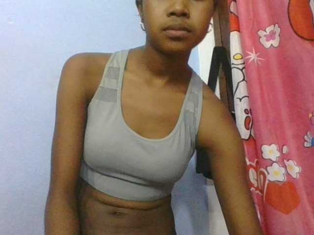 Phaniah1a live cam on BongaCams