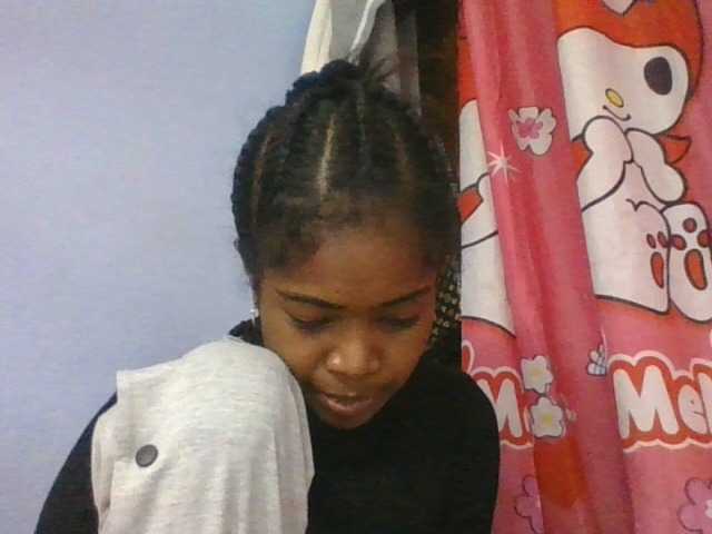 Phaniah1a live cam on BongaCams