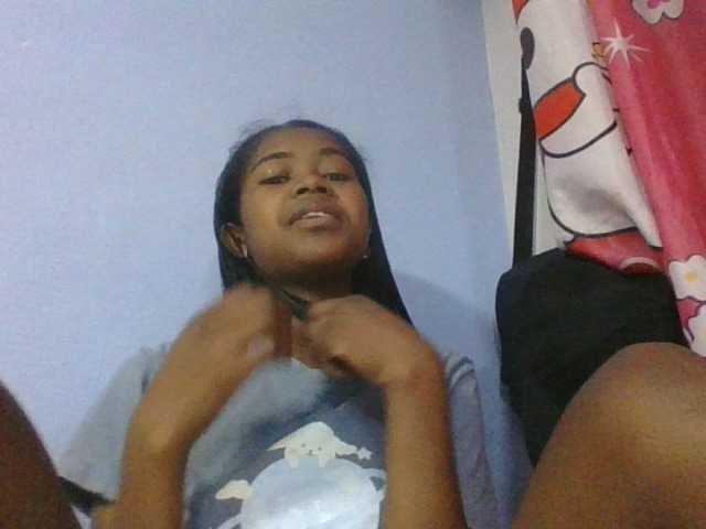 Phaniah1a live cam on BongaCams
