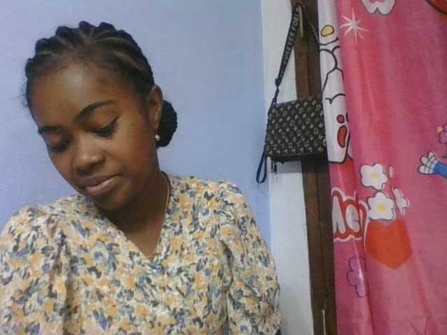 Phaniah1a live cam on BongaCams